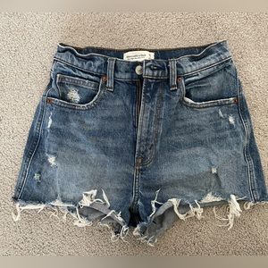 Abercrombie & Fitch Ultra High Rise Mom Short (Size 26)